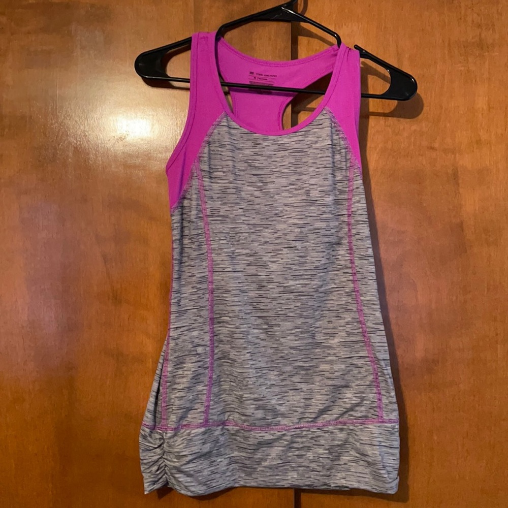 Tek Gear workout tank